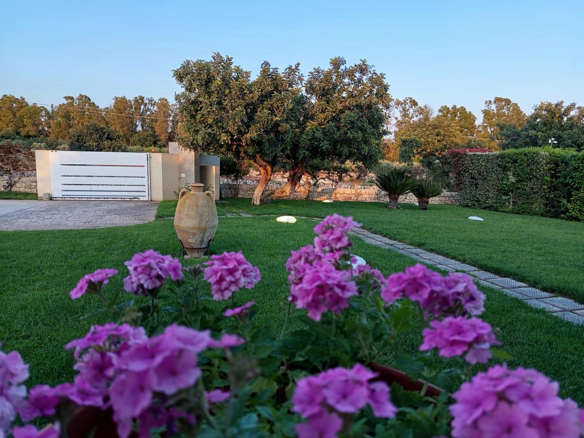 La Giara Guest House Marina di Modica Luaran gambar